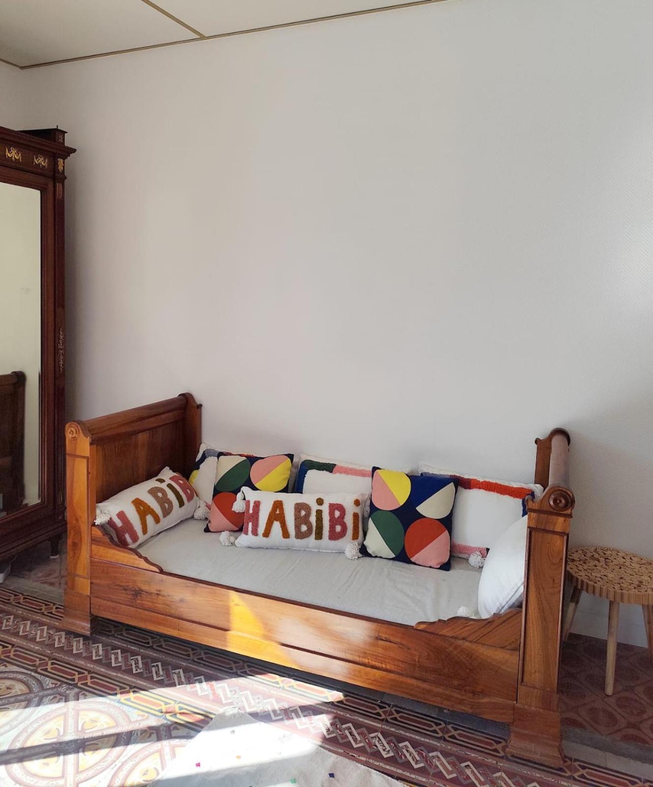 Casa Louisa Bed and Breakfast Serralongue Exteriör bild